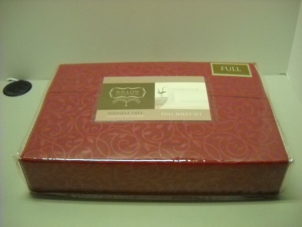 Home Dynamix Willow Collection 4-Piece Bed Sheet Full Brick Red Vines Pattern