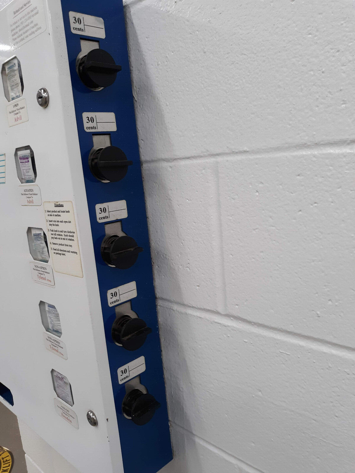 Medicine Vending Machine - Medical supplies - condoms - adjustable pricing