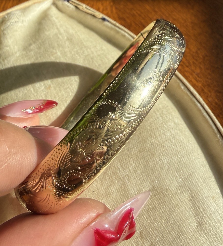 Vintage 14K Gold Etched Bangle Bracelet