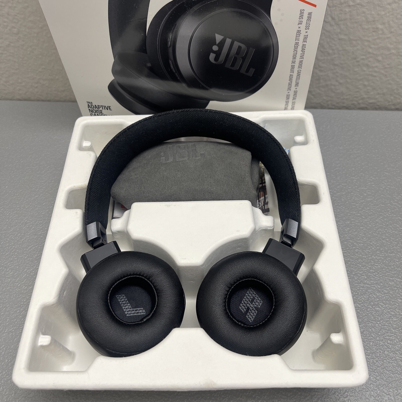 JBL Live 675NC Wireless On-Ear Headphones with Adaptive Noise Cancelling - NOB