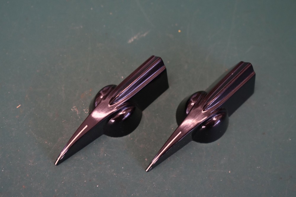 Daka Ware Vintage Long Black Chicken Head Control Knobs Pair