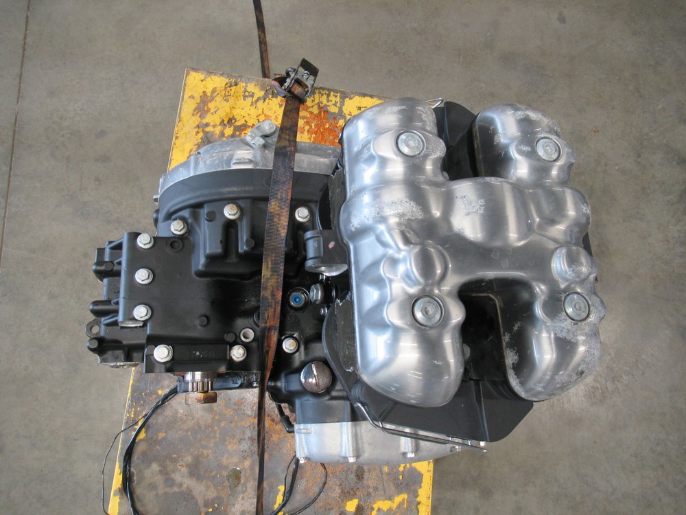EB986 2007 07 TRIUMPH THRUXTON 900 ENGINE