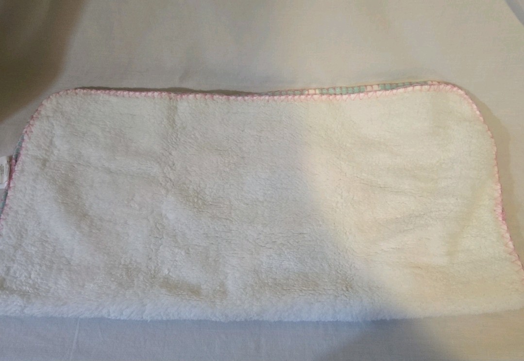 NWT Pusheen Cat Bed Mini Christmas Throw Blanket Cuddler Pet Holiday Culturefly