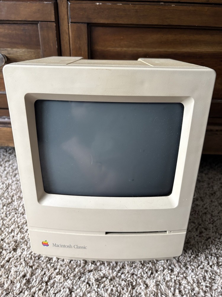 Vintage Apple Macintosh Classic M0420 Computer Shell Only READ DESCRIPTION