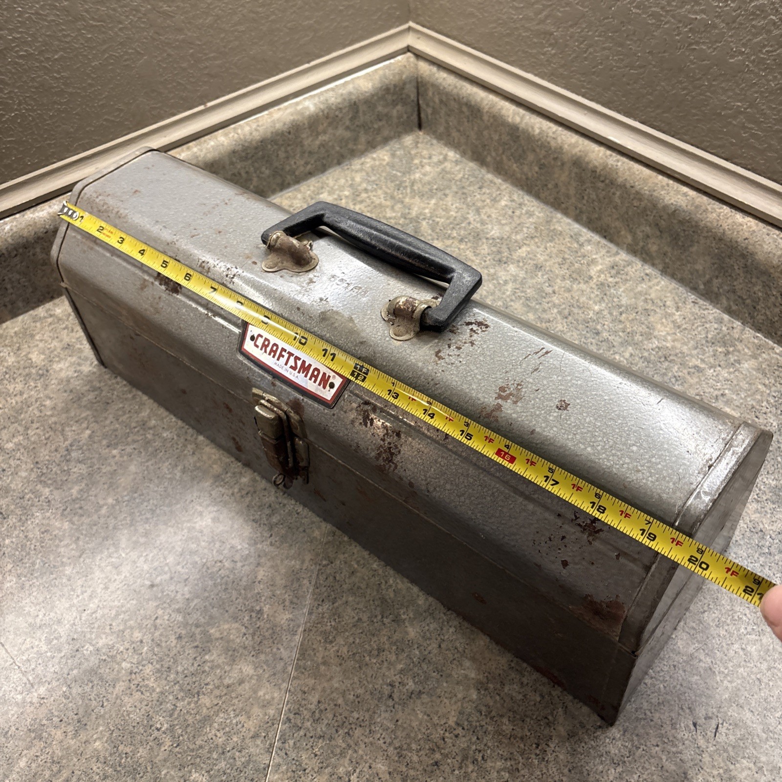 VINTAGE CRAFTSMAN 19-3/4" TOMBSTONE STEEL TOOL BOX, 65161, w/ TRAY