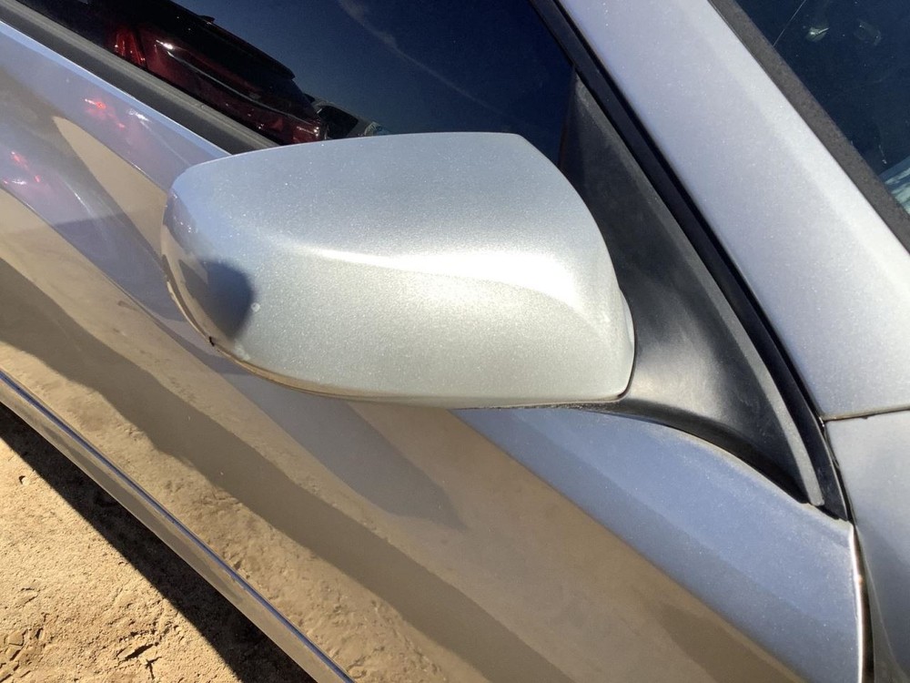 GENESIS 2013 Glove Box 4907864