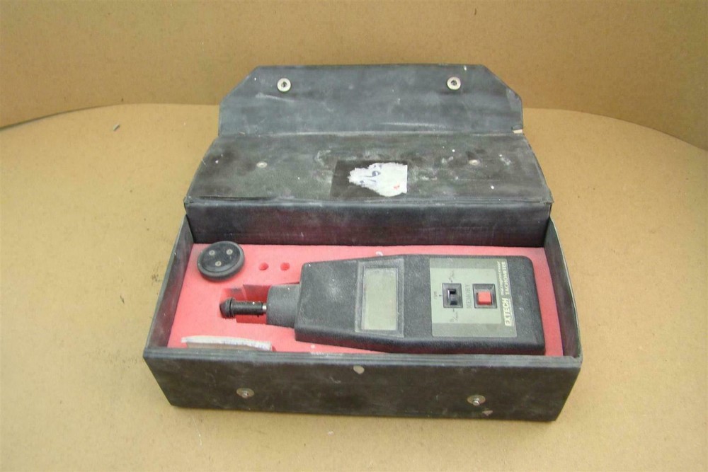 Extech Instruments Microprocessor Tachometer with Case