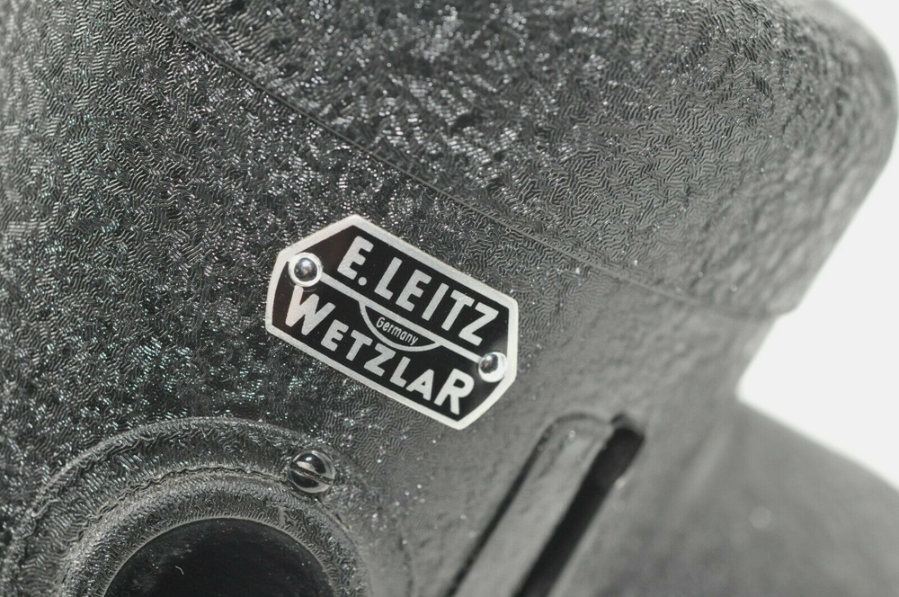 LEITZ TABLETOP ILLUMINATOR "MINT". ANTIQUE