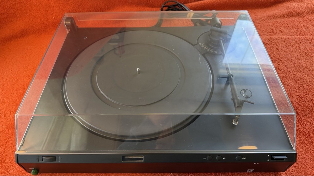 ADS P2 Turntable, Ortofon cart, Direct Drive Auto Return