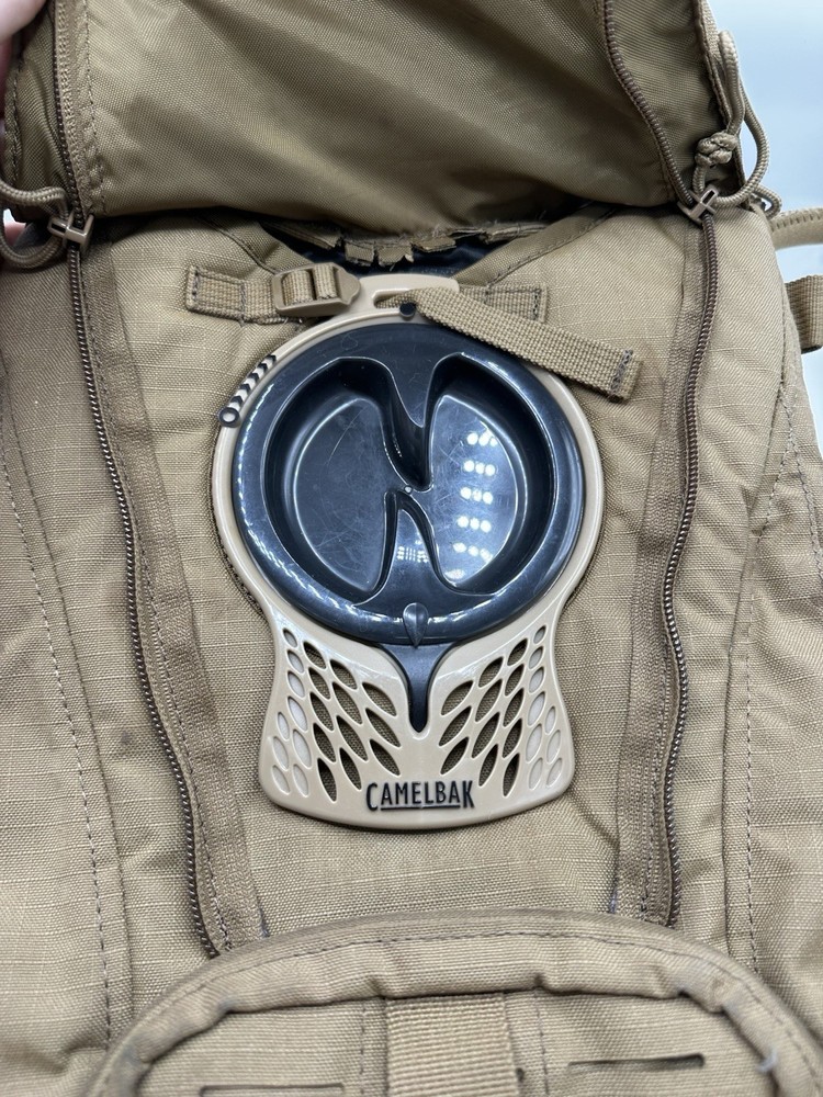 CamelBak Ambush 100oz 3L Mil Spec Hydration Pack Coyote Tan Includes Bladder EUC