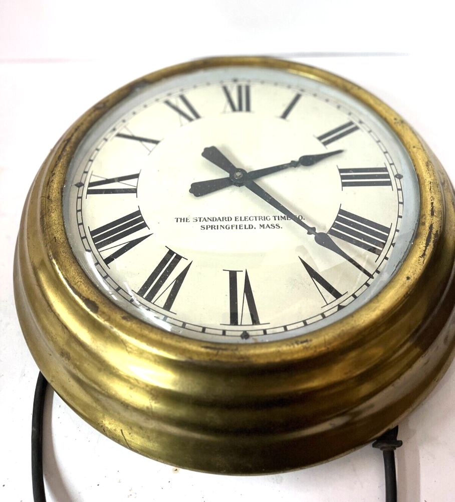 LARGE ROUND STANDARD ELECTRIC TIME CLOCK SPRINGFIELD MASS. WORKING CONDITION