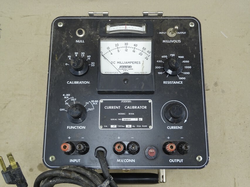 foxboro Current Calibrator 118VAC, 25A, 8121A