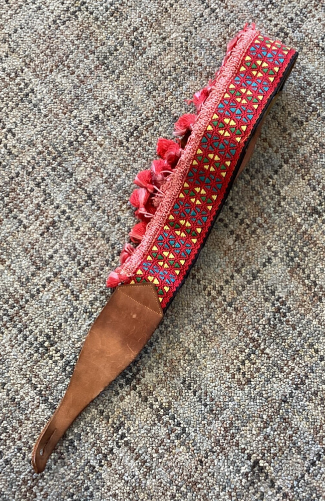 Vintage Used Unbranded Guitar Strap