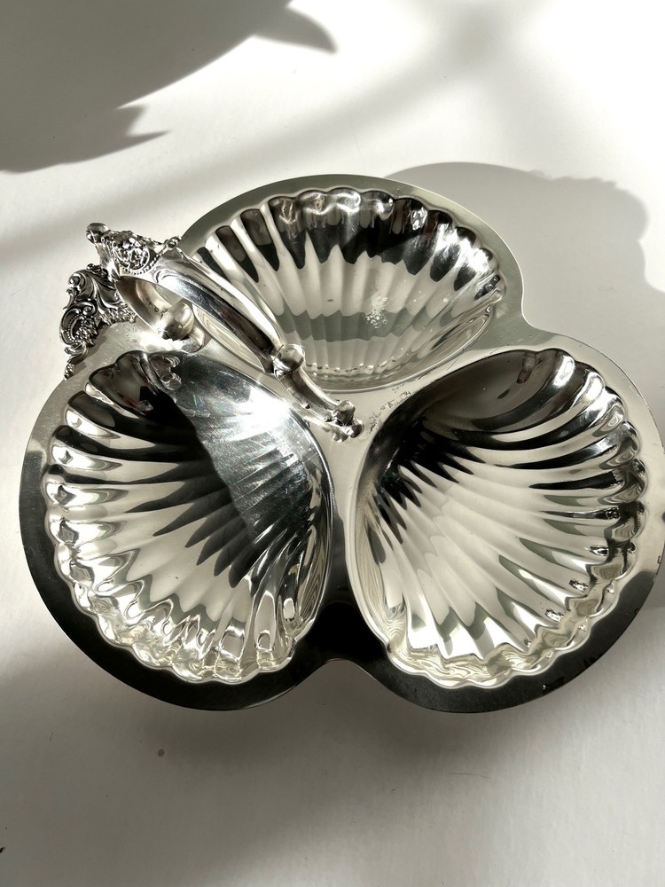 Vintage Wallace Baroque Silverplate Divided Relish Clam Shell Tray