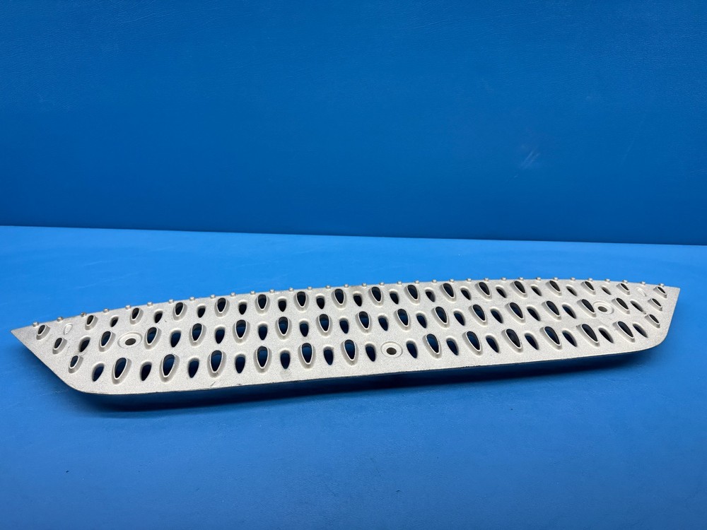 Genuine Paccar A82-6000 Cab Access Fairing Step Assembly