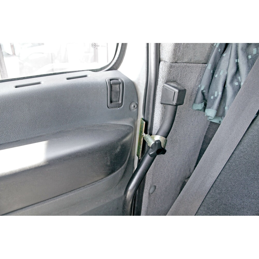 Additional internal locks for Daf 95XF truck cabin