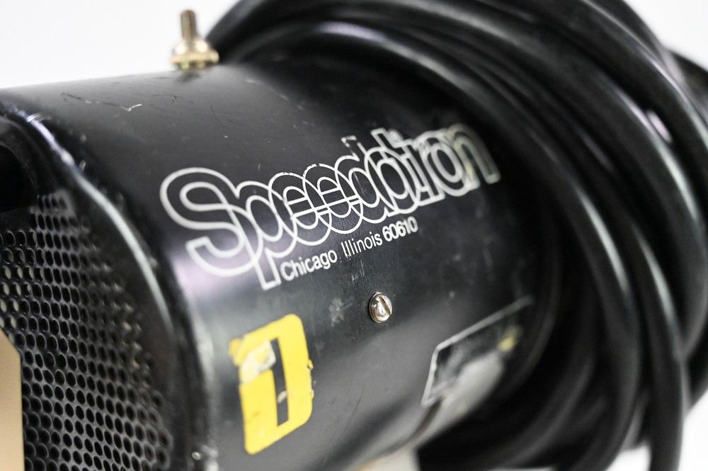 Speedotron Universal Light Head Strobe Model 102A for Black Line #G240