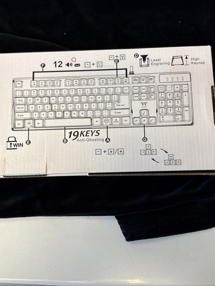 NIB Thermaltake Computer K-01 Keyboard