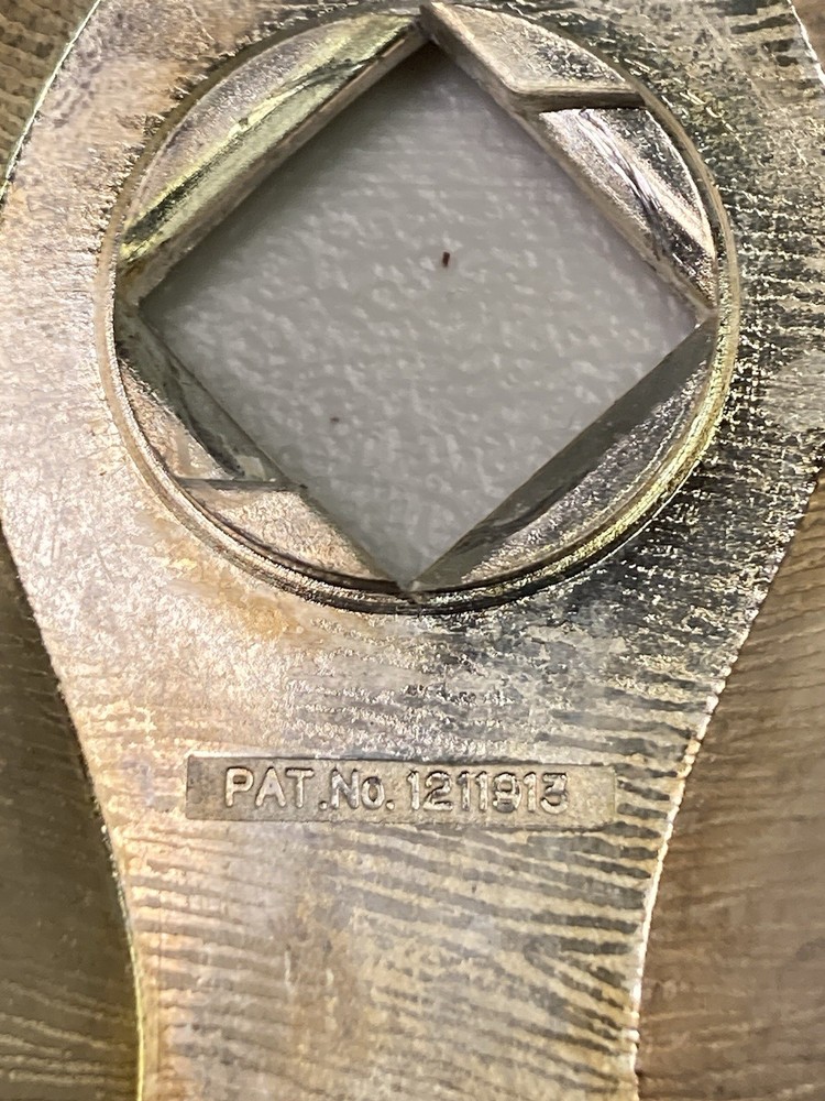 Beautiful Vintage 2 Section Appetizer Dish Swan Pick Holder Center Silverplate