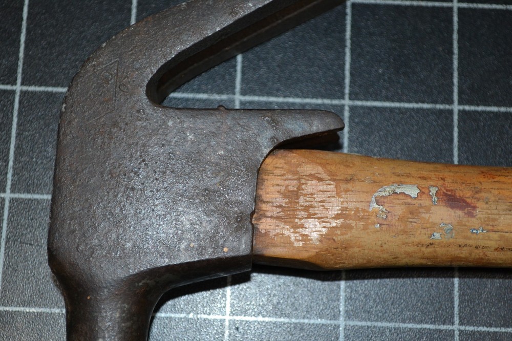DOUBLE CLAW HAMMER - ALL ORIGINAL - PARTIAL LABEL ON HANDLE
