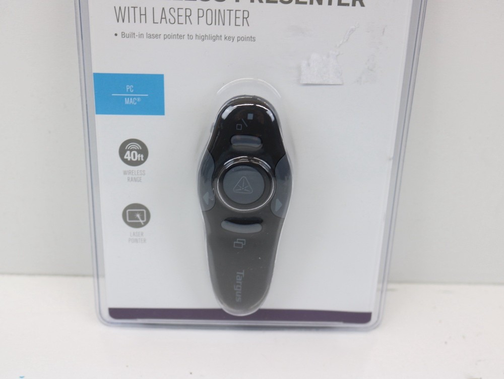 Targus AMP16US Wireless USB Presenter with Laser Pointer