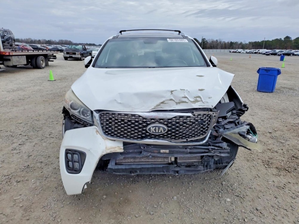 SORENTO 2016 Glove Box 5035181