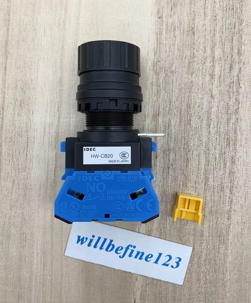 1PC New IDEC HW1R-2D20B Select Button Switch