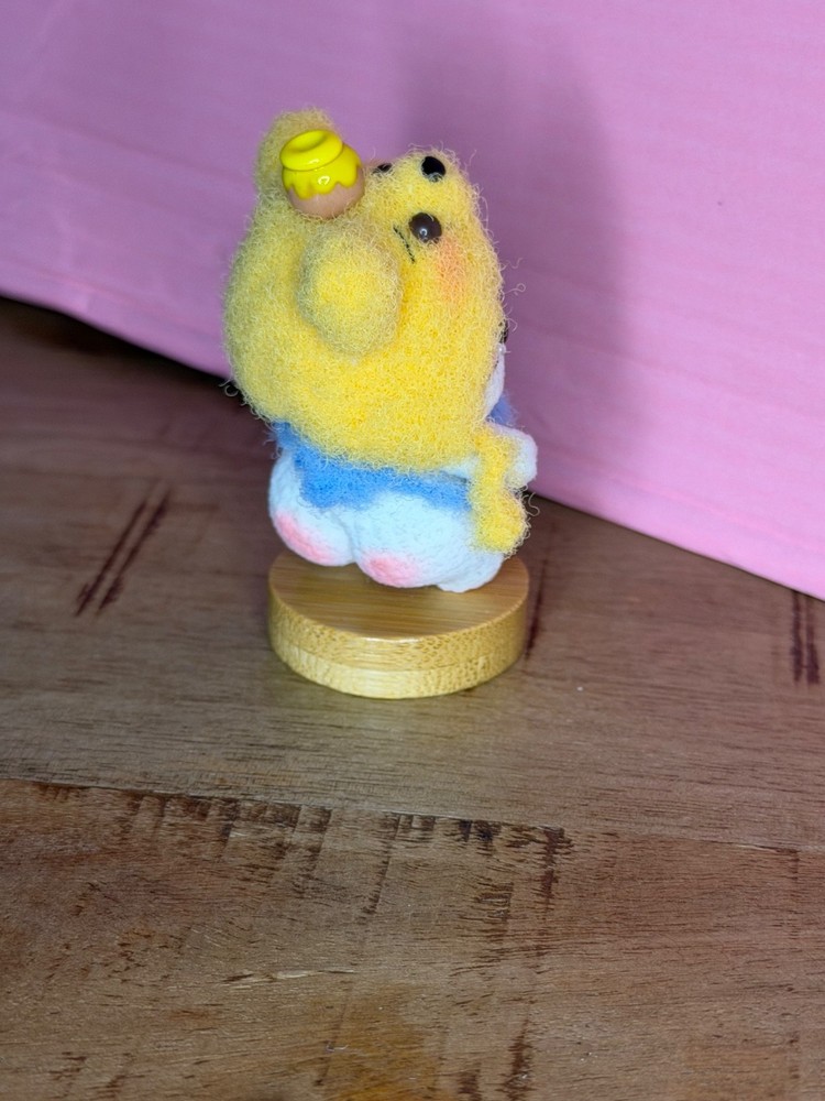 Crochet Hello Kitty in Pooh Hat