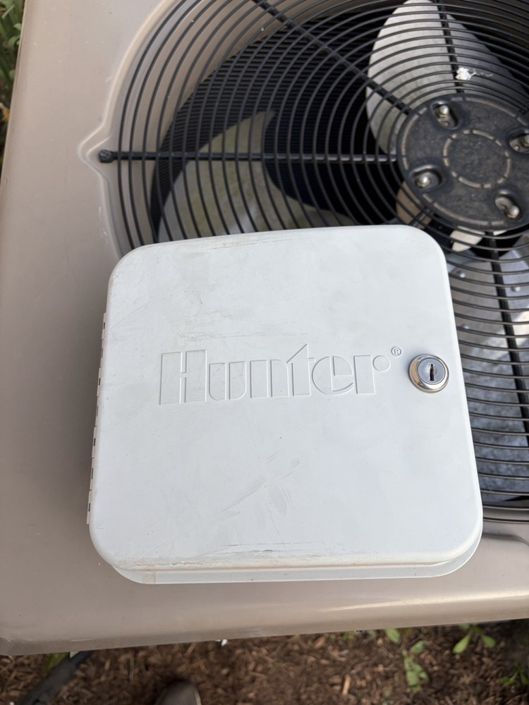 Hunter Pro-C PCC-1200 12 Zone Irrigation Sprinkler System Controller Rain Sensor