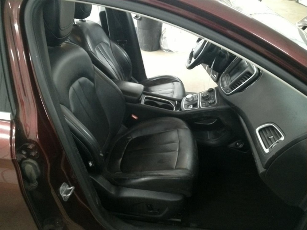 200 2015 High Mounted Stop Light 104753328