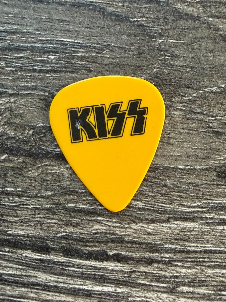 KISS Guitar Pick GENE SIMMONS Lick It Up Tour Concert Yellow Black Vintage Kiss