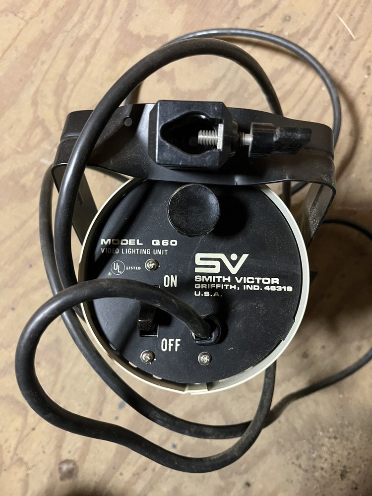 SMITH VICTOR, 2 Video Lighting Units, model Q60, .Adjustable.