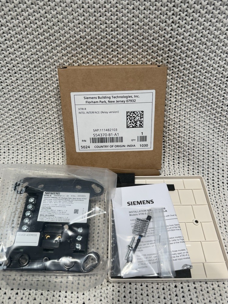 Siemens XTRI-R S54370-B1-A1 Intelligent Interface Relay Module