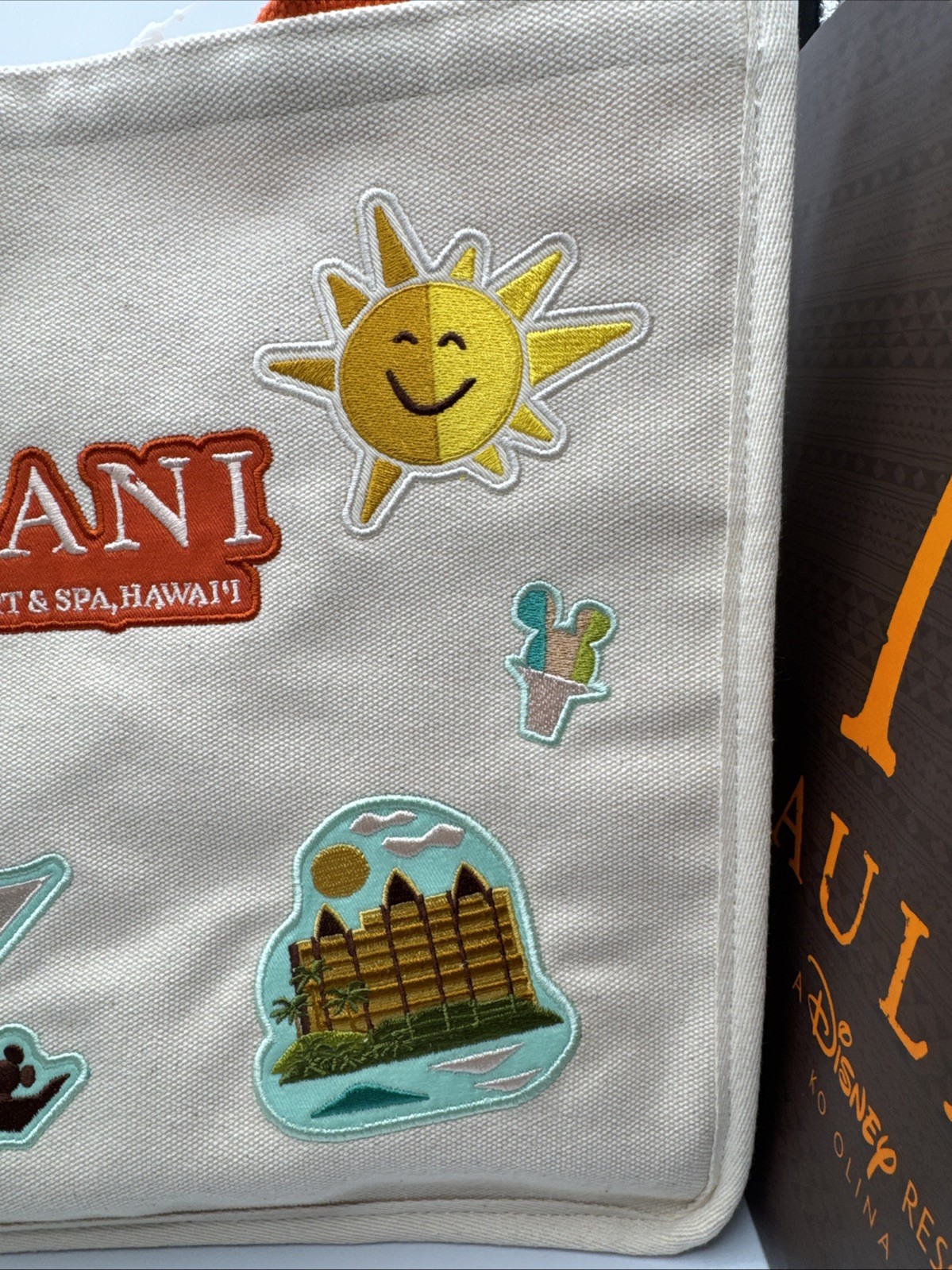 *New Disney Aulani Exclusive Canvas Tote With Patches Shoulder Bag Foldable Flap