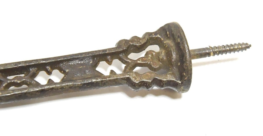 VINTAGE CAST IRON SCREW IN WALL HOOK
