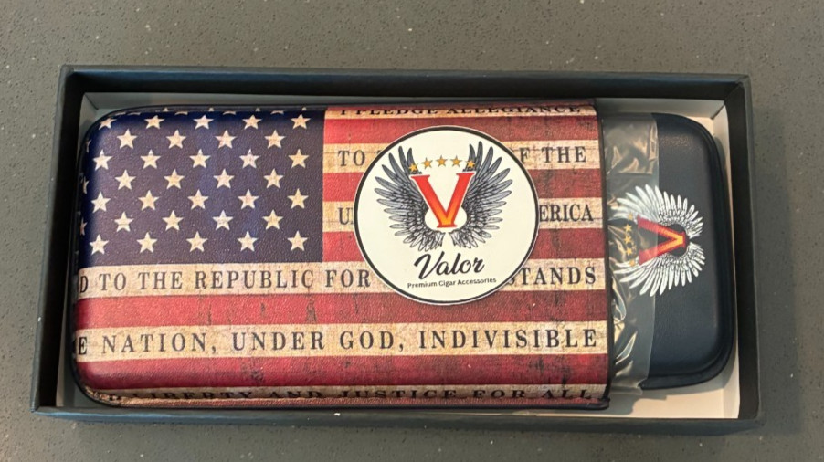 Valor "The Pledge" 3 Cigar case - holds 3 cigars - NICE!!!