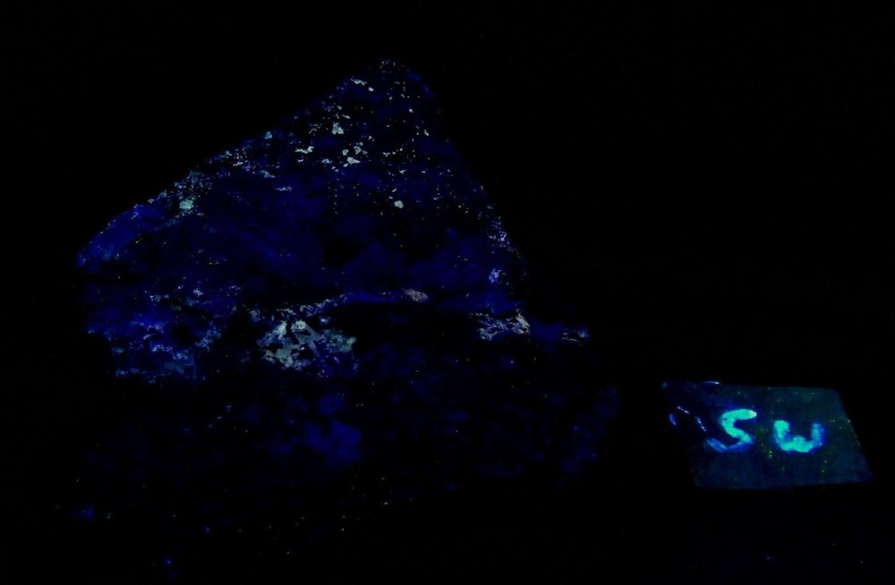 Fluorescent Yellow Fluorescing Calcite SW UV Specimen