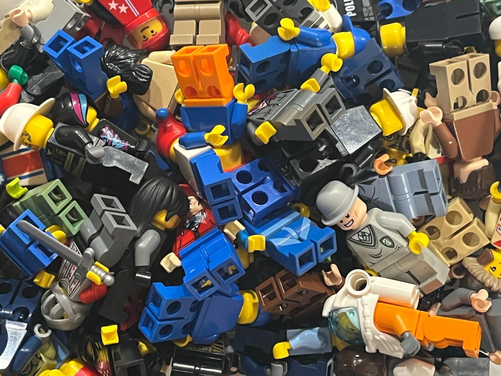 LEGO MINIFIGURES BULK LOT OF 10 TOWN CASTLE CITY SPACE + 30 FREE ACCESSORIES