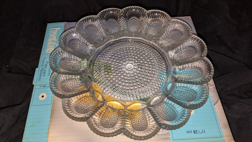 PRESENTATIONS HOBNAIL DEVILED EGG/RELISH DISH ORIGINAL BOX NEW