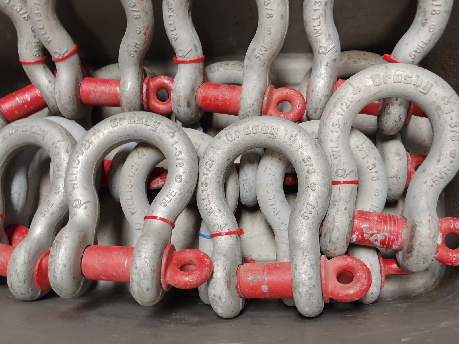 1 ea. Crosby 1-3/8 in. Screw Pin Anchor Shackle 13-1/2 Ton 1018598 G-209 USA