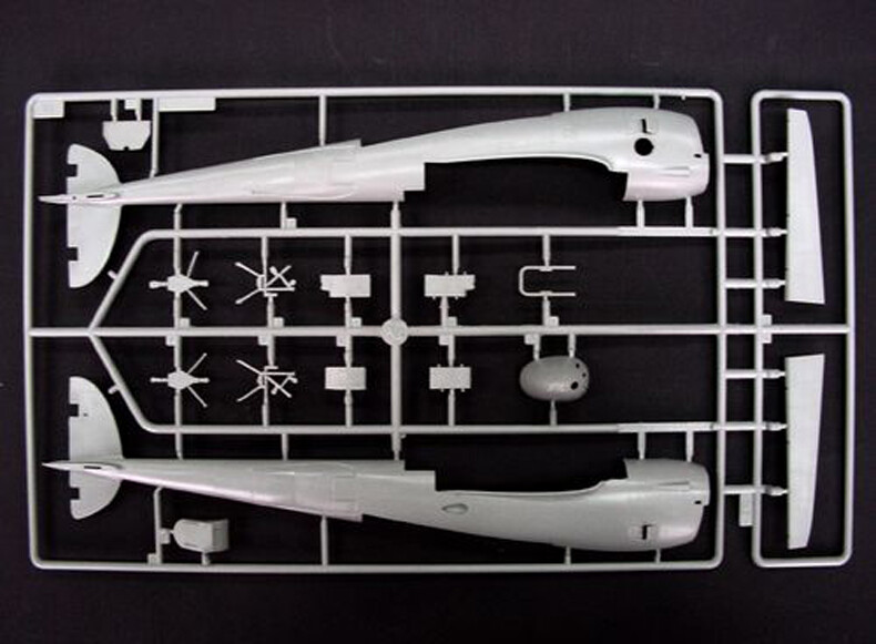 Trumpeter 02227 1/32 Lockheed P-38L-5-LO lightning Plastic model kit