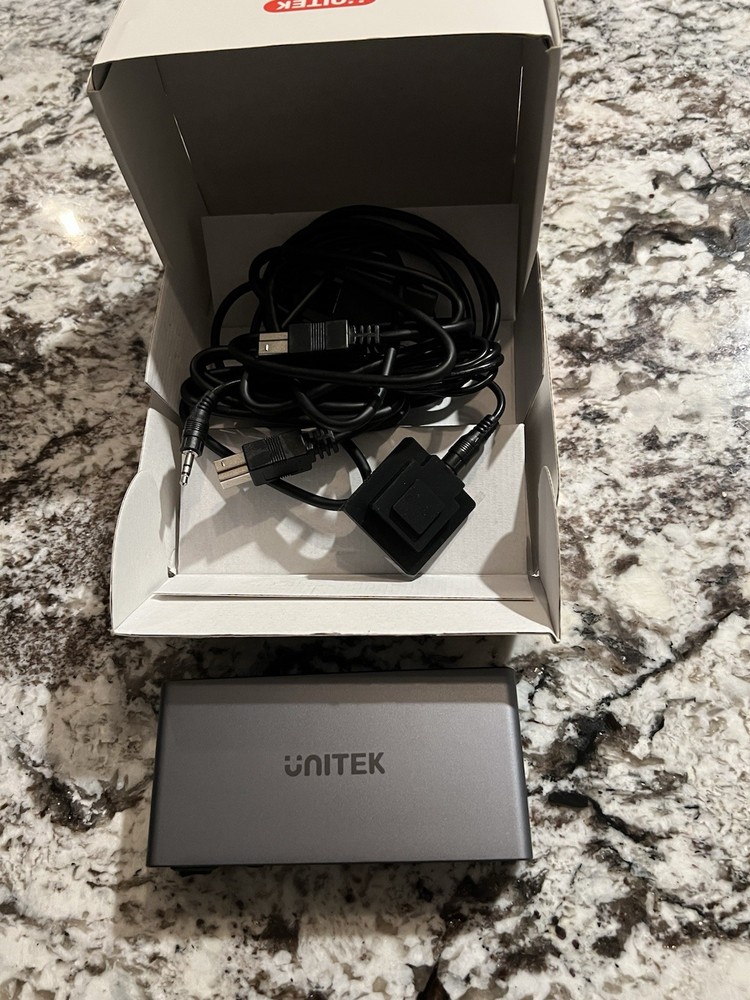 Unitek KVM Switch 2 Monitors 2 Computers 4K@60Hz