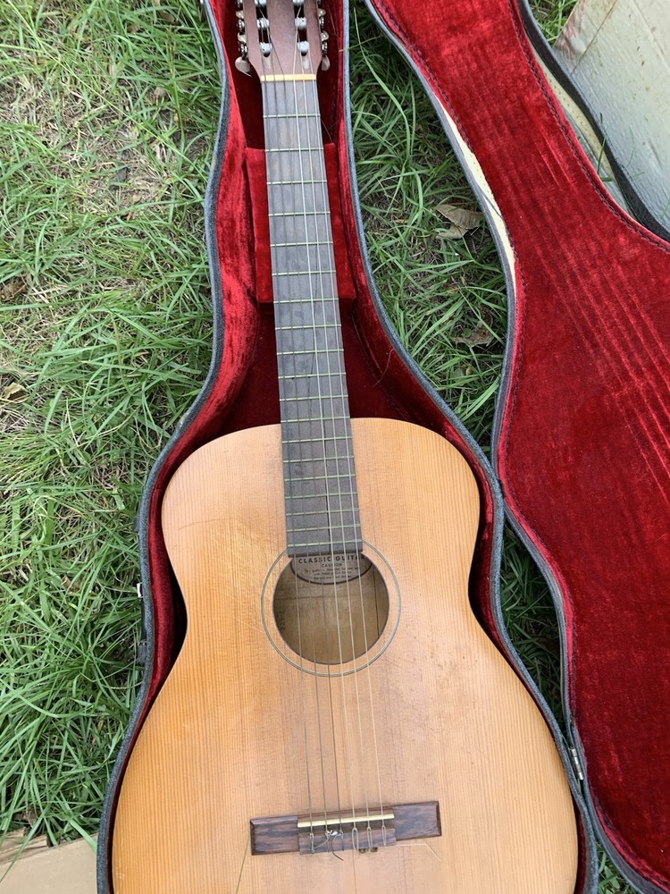 Silvertone Classic Guitar