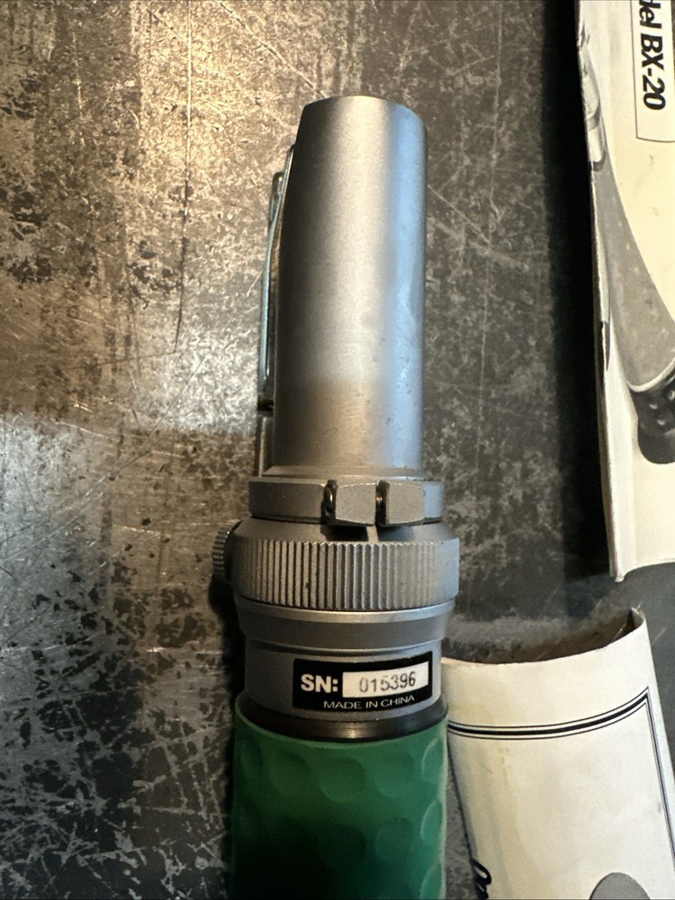 Vee Gee Refractometer Model: BX-20 Serial # 015396 In Pouch