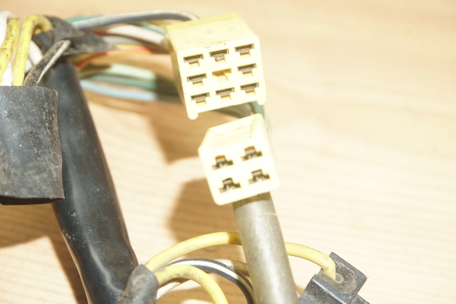 1983 Suzuki SP100 SP 100 OEM Left Handle Bar Switch Button Control 37400-38220