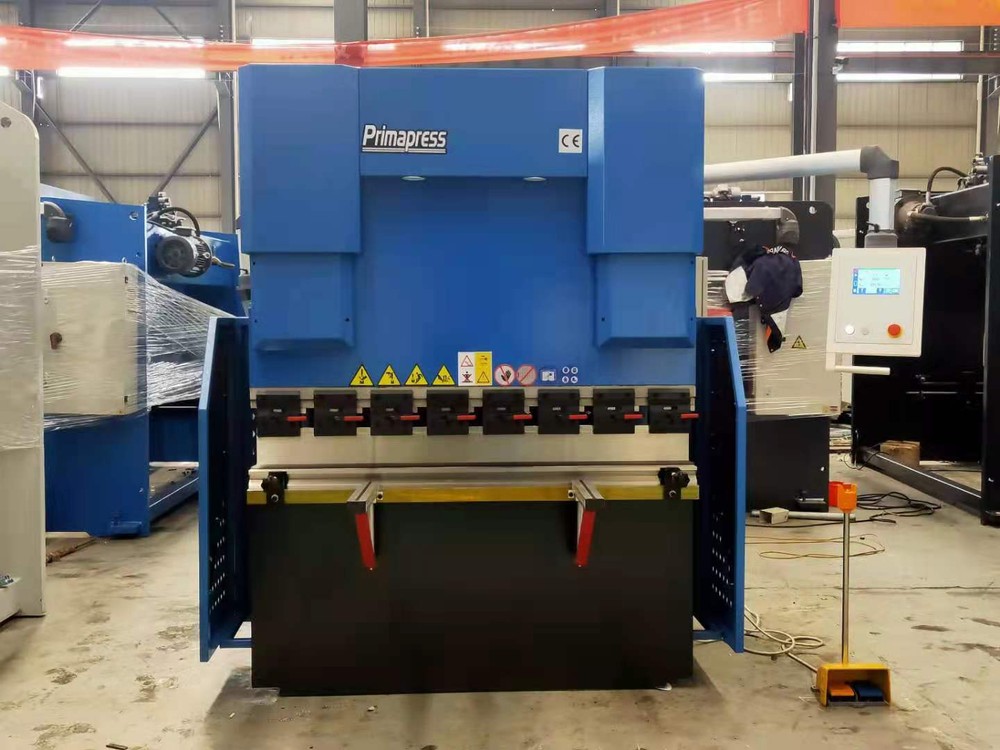 CNC Press Brake - 69Ton 5ft with Cybelic Touch Screen Programmable Backstop