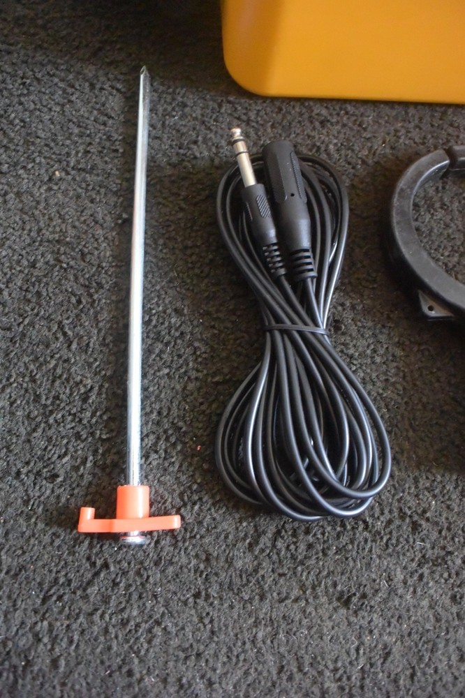 Dynatel Model 2273 Transmitter Set with 1 Inductive Clamp