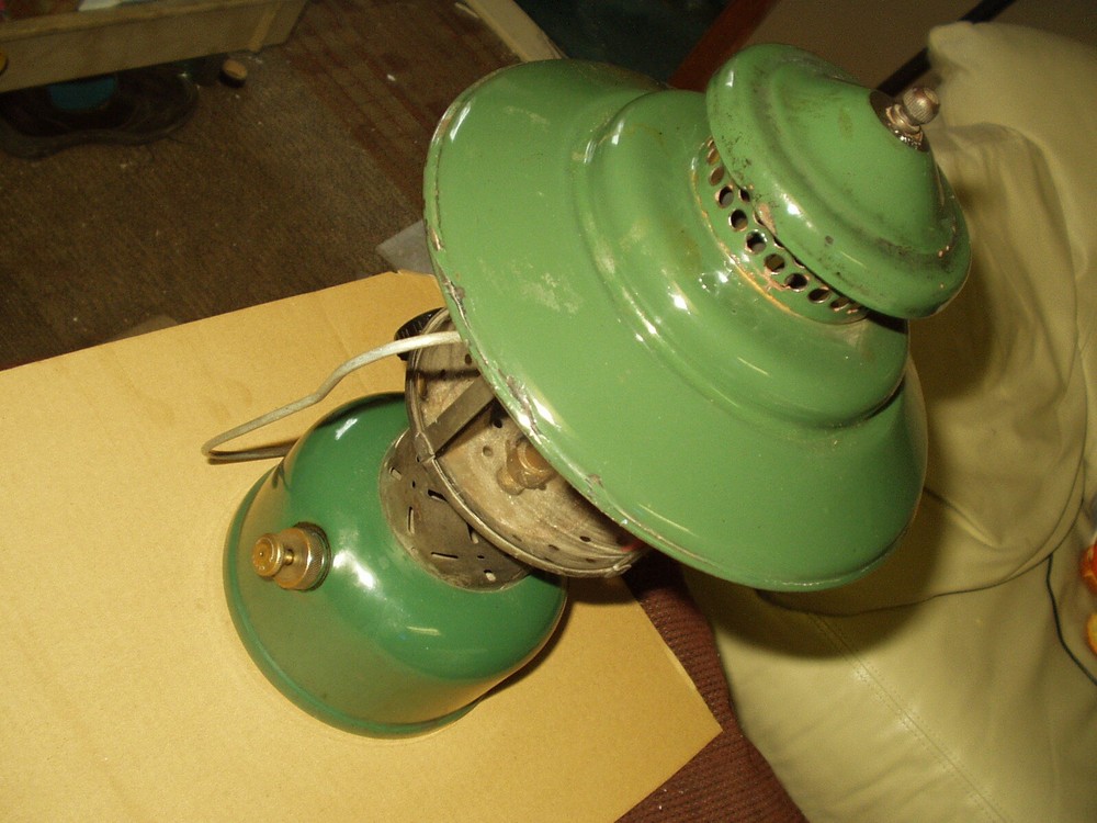 Vintage Coleman Lantern Model 228C B 1946