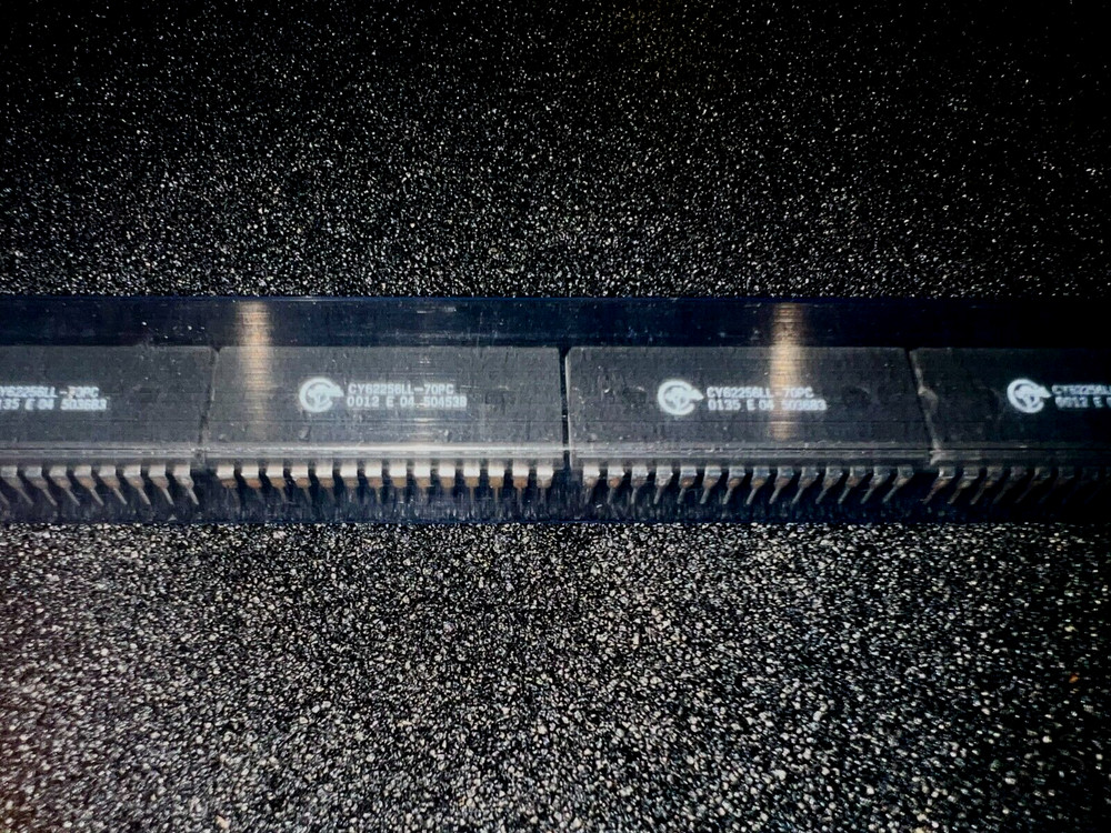 CY62256LL-70PC
