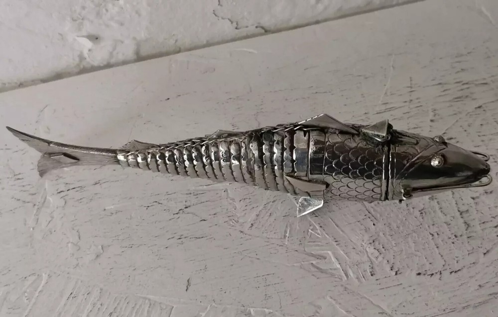 Large Solid Silver Articulated Fish Box - 120g - 19cms.